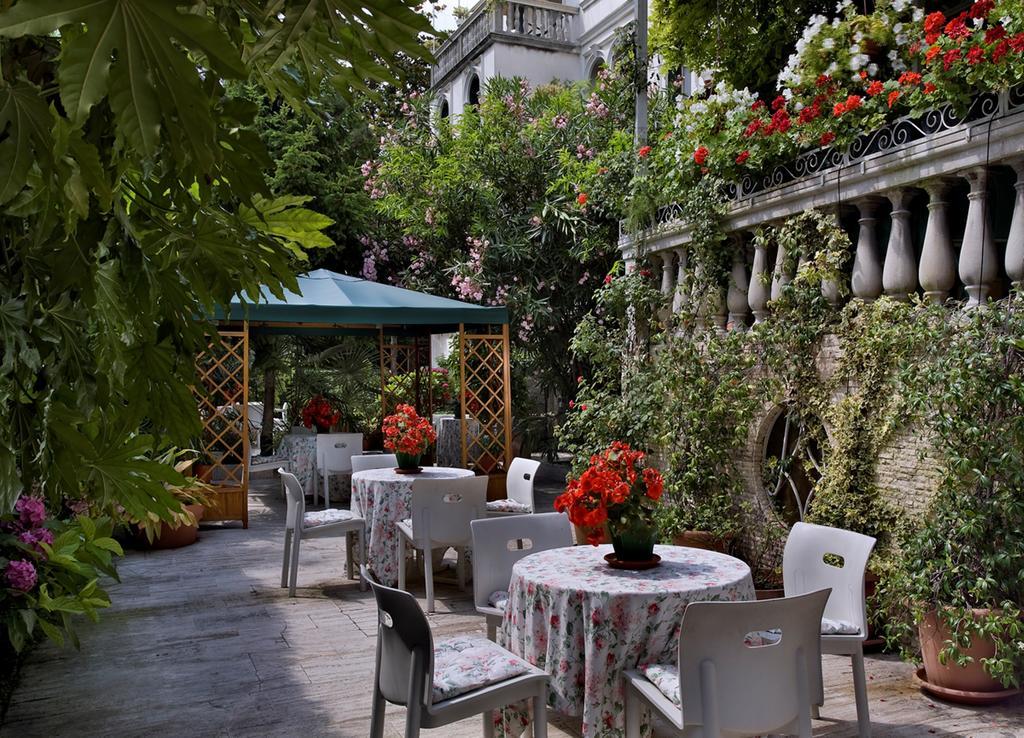 Hotel Biasutti Venedig-Lido Exteriör bild